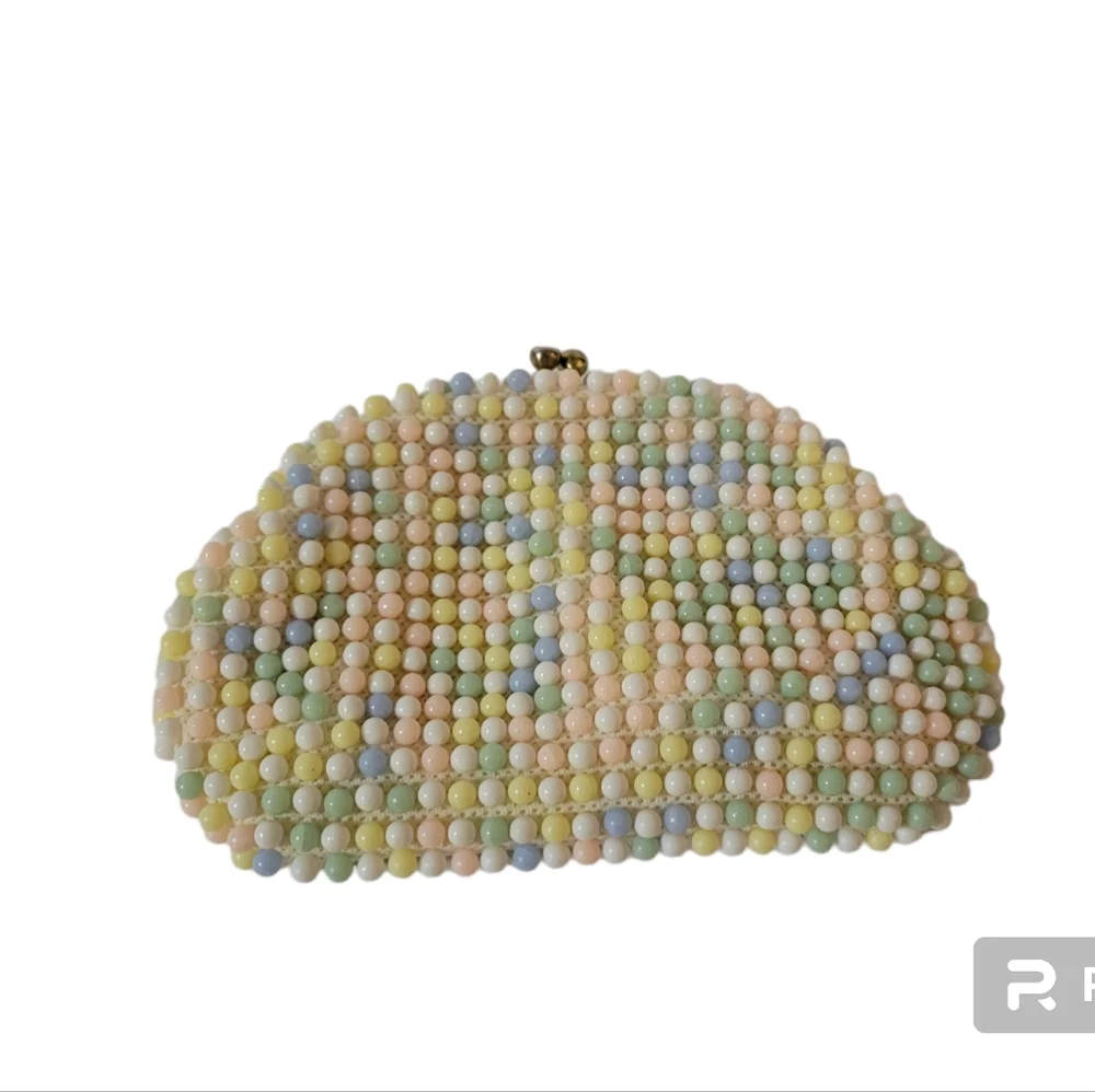 Debbie of John Wind Purse Beaded - Picture 2 of 7
